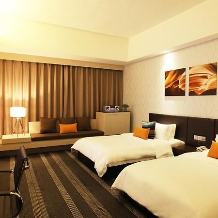 Vienna International Hotel Changzhou Railway Station Bagian luar foto